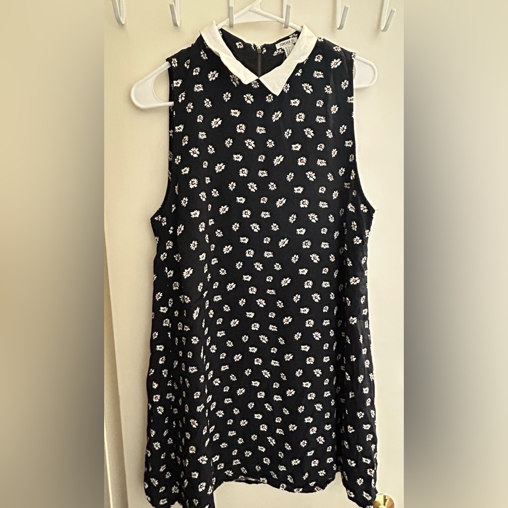 Sleeveless Black and White Floral dress